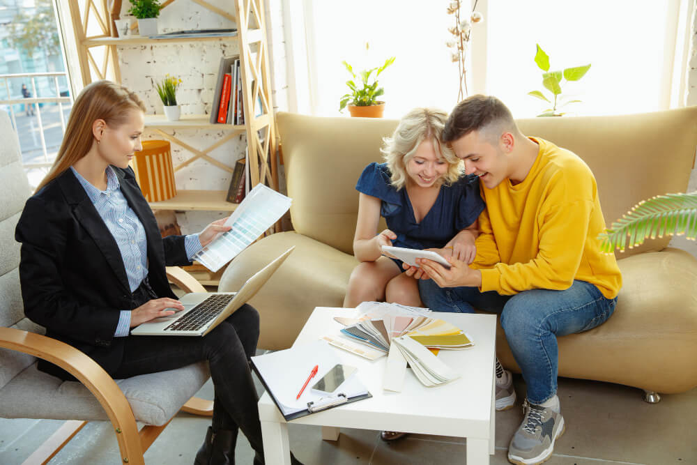 Behind the Scenes: Insights into the Role of Real Estate Agents in Papatoetoe's Property Landscape"